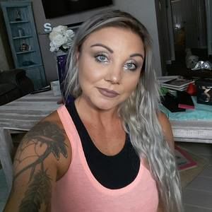 Meet your Posher, Leah